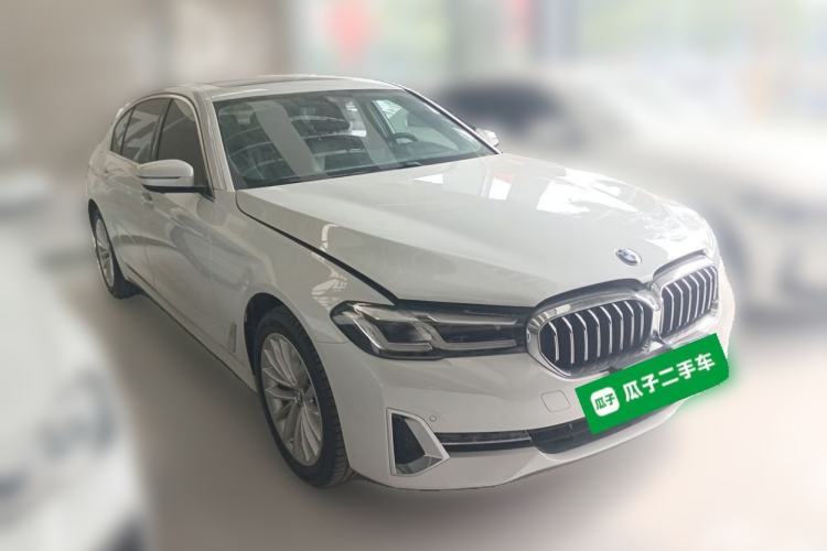 Used BMW 5 Series 2022 Second Facelift 525Li Luxury Package Front Right 45 Deg