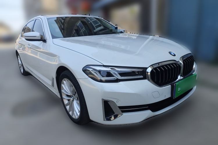Used BMW 5 Series 2022 Restyled 525Li Luxury Package Front Right 45 Deg