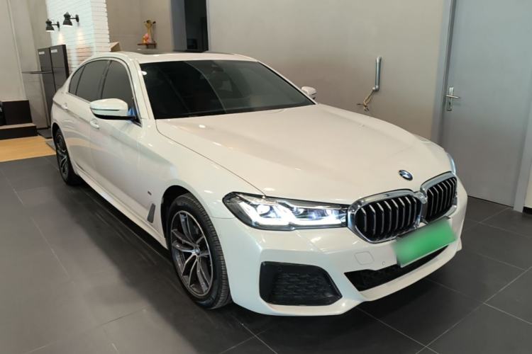 Used BMW 5 Series 2022 Restyled 525Li M Sport Package Front Right 45 Deg