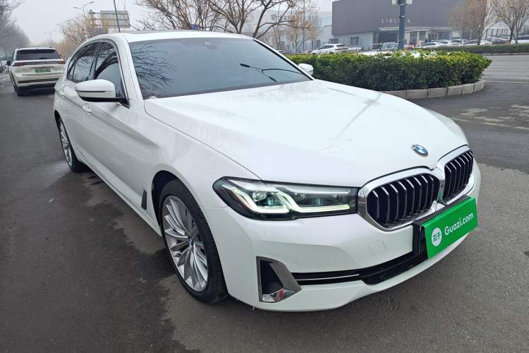 Used BMW 5 Series 2022 Second Facelift 530Li Luxury Edition Premium Package Front Right 45 Deg