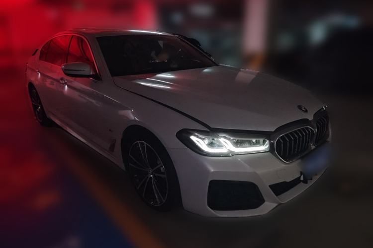 Used BMW 5 Series 2022 Restyled 530Li Leading Edition M Sport Package Front Right 45 Deg