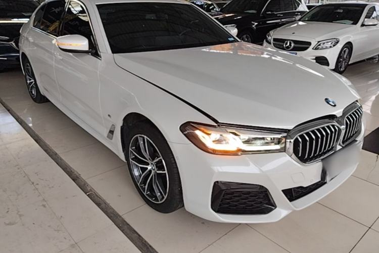 Used BMW 5 Series 2022 Second Facelift 525Li M Sport Package Front Right 45 Deg