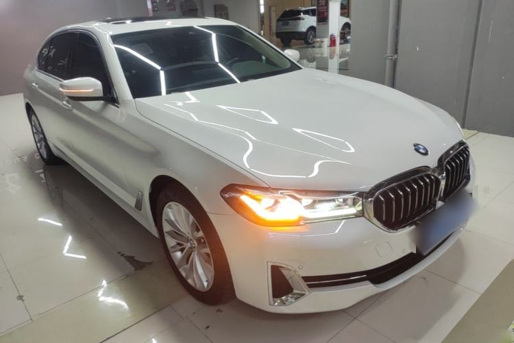 Used BMW 5 Series 2022 Restyled 525Li Luxury Package Front Right 45 Deg
