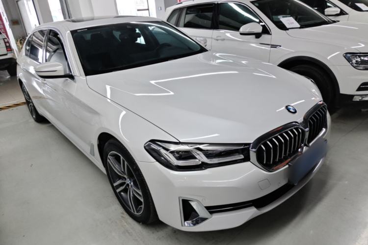 Used BMW 5 Series 2022 Second Facelift 530Li Leading Edition M Sport Package Front Right 45 Deg