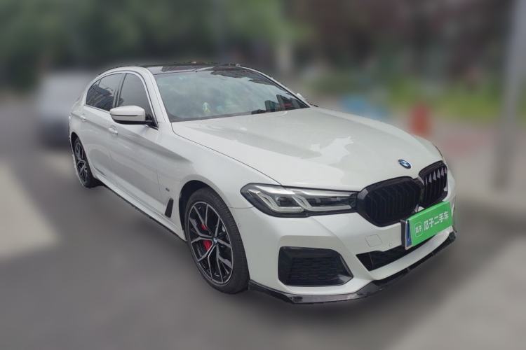 Used BMW 5 Series 2022 Second Facelift 530Li Luxury Version M Sport Package Front Right 45 Deg