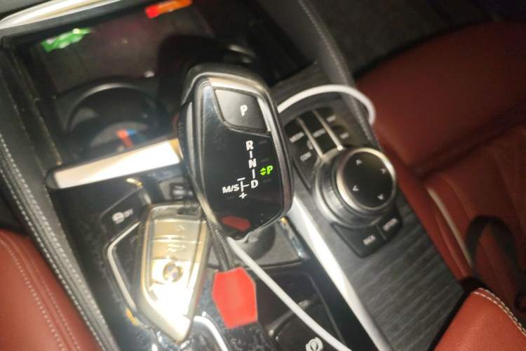 Used BMW 5 Series 2022 Restyled 530Li Luxury Edition M Sport Package Gear Lever