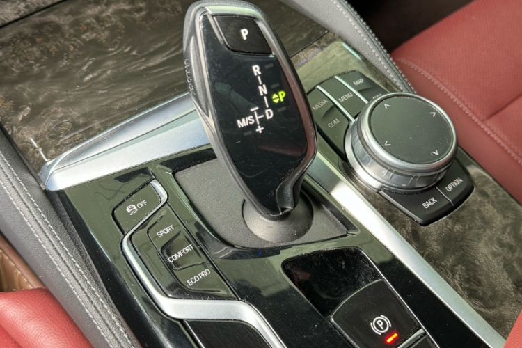 Used BMW 5 Series 2022 Second Facelift 525Li M Sport Package Gear Lever