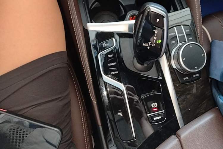 Used BMW 5 Series 2022 Second Facelift 525Li M Sport Package Gear Lever