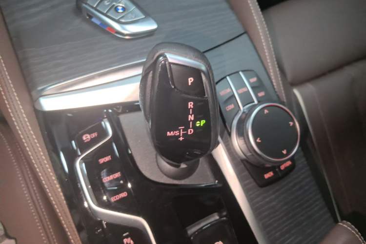 Used BMW 5 Series 2022 Revised Version 3 530Li Luxury Edition M Sport Package Gear Lever