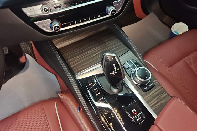 Used BMW 5 Series 2022 Restyled 530Li Leading Edition M Sport Package Gear Lever
