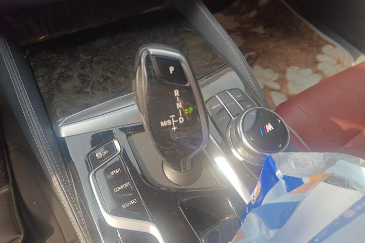Used BMW 5 Series 2022 525Li M Sport Package Gear Lever