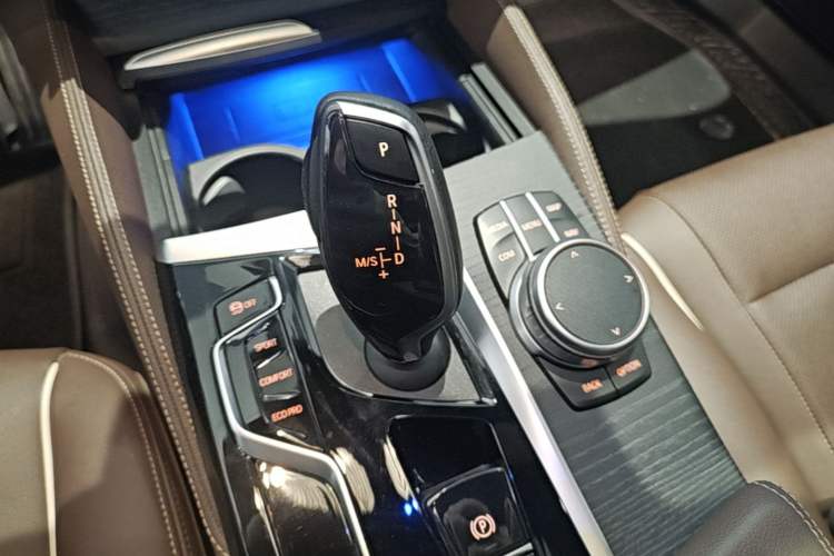 Used BMW 5 Series 2022 Restyled 530Li Leading Edition M Sport Package Gear Lever