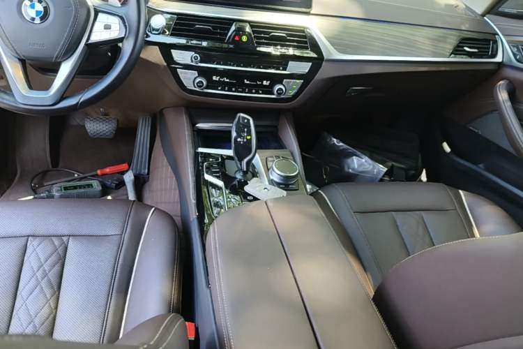 Used BMW 5 Series 2022 Updated 530Li Leading Edition Luxury Package Gear Lever