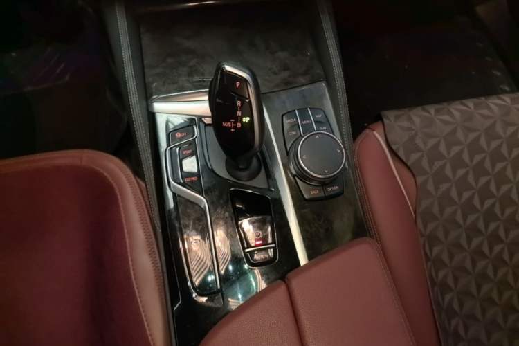 Used BMW 5 Series 2022 Second Facelift 525Li M Sport Package Gear Lever