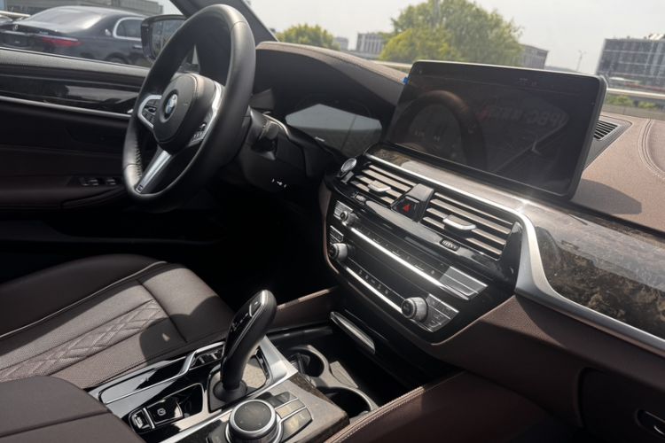 Used BMW 5 Series 2022 Restyled 525Li M Sport Package Gear Lever