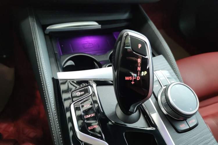 Used BMW 5 Series 2022 Second Facelift 530Li Luxury Version M Sport Package Gear Lever