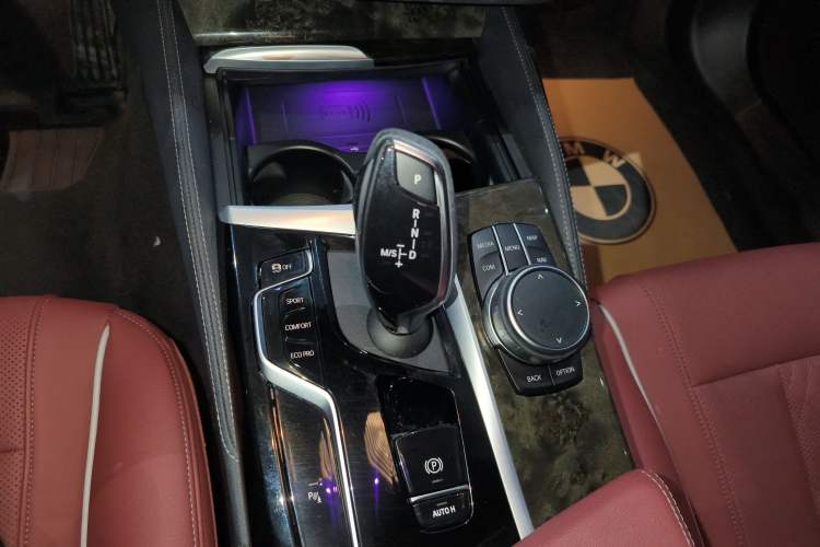 Used BMW 5 Series 2022 Second Facelift 525Li M Sport Package Gear Lever