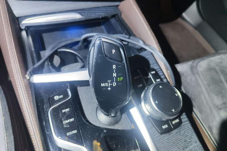 Used BMW 5 Series 2022 Second Facelift 530Li Leading Edition M Sport Package Gear Lever