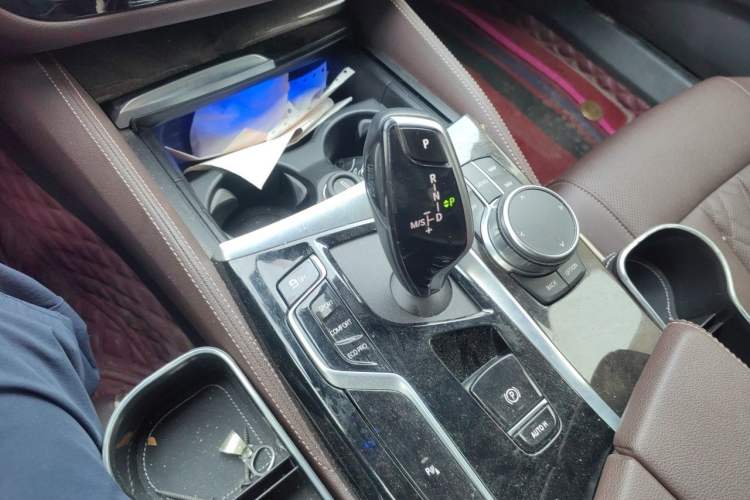 Used BMW 5 Series 2022 525Li M Sport Package Gear Lever