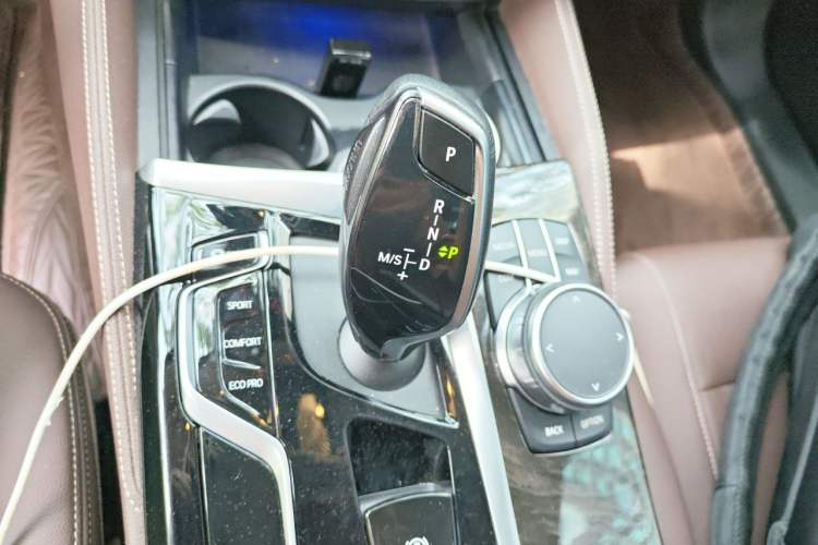 Used BMW 5 Series 2022 Second Facelift 525Li Luxury Package Gear Lever