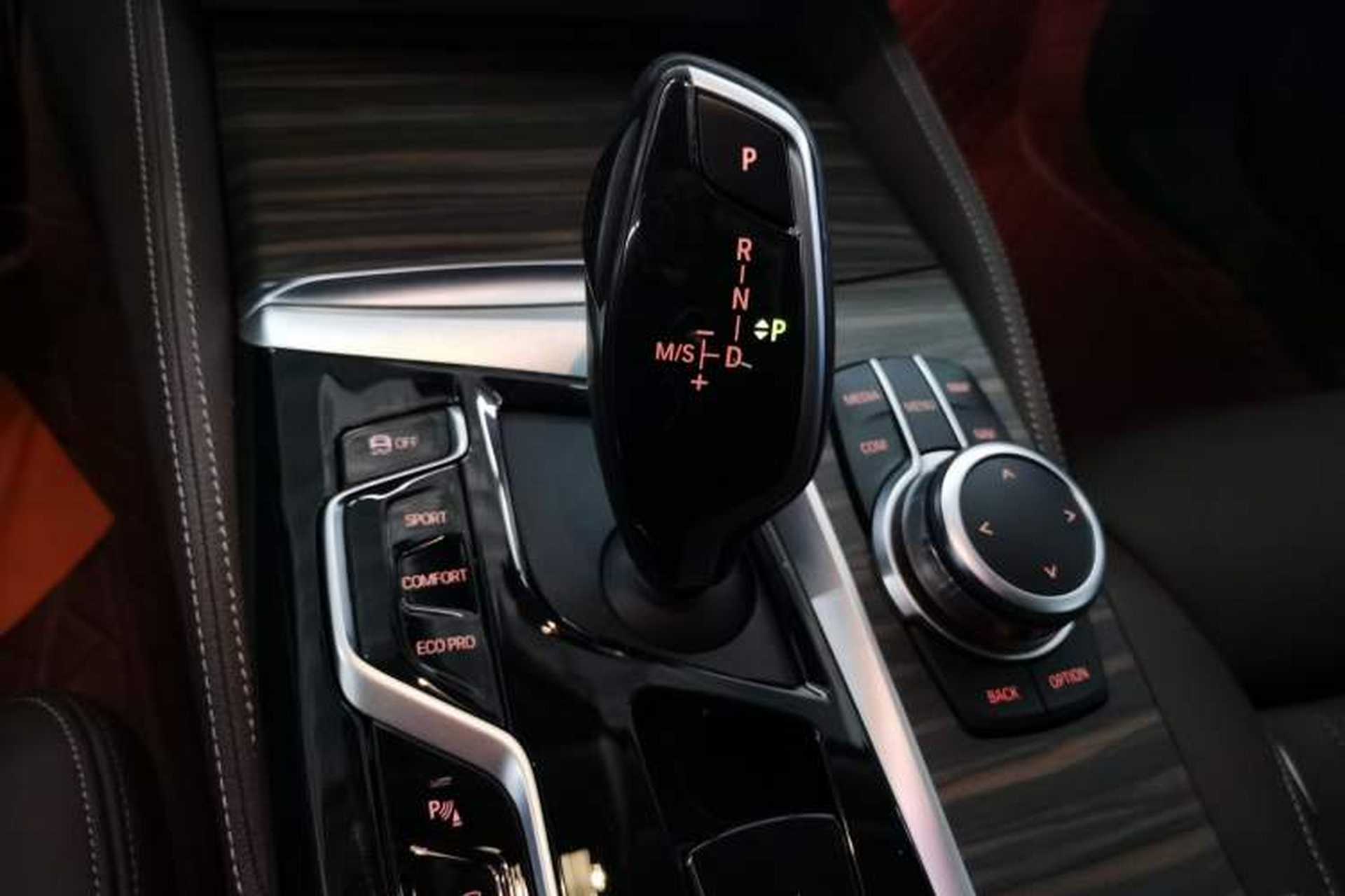 Used BMW 5 Series 2022 Second Facelift 530Li Luxury Edition Premium Package Gear Lever