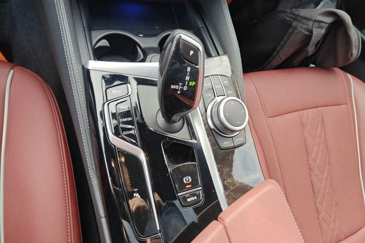 Used BMW 5 Series 2022 Restyled 525Li M Sport Package Gear Lever