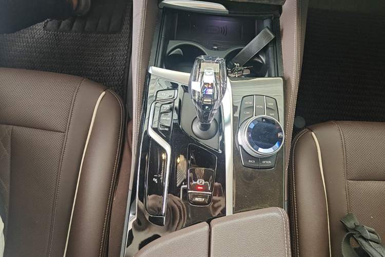 Used BMW 5 Series 2022 Restyled 525Li M Sport Package Gear Lever