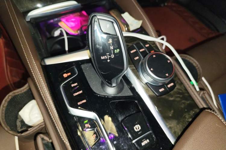 Used BMW 5 Series 2022 525Li M Sport Package Gear Lever