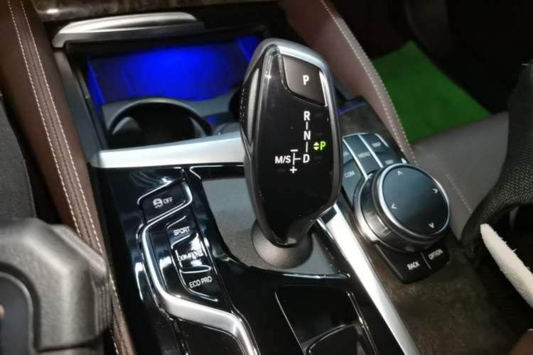 Used BMW 5 Series 2022 Second Facelift 525Li M Sport Package Gear Lever