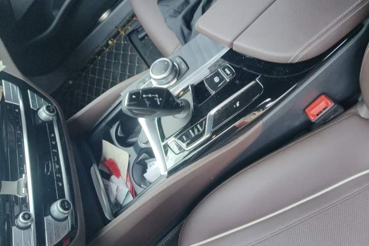 Used BMW 5 Series 2022 Restyled 530Li Leading Edition M Sport Package Gear Lever