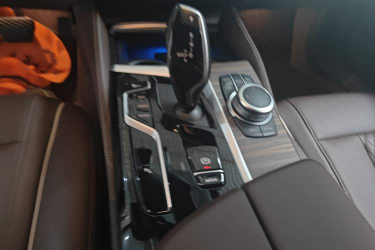 Used BMW 5 Series 2022 Restyled 530Li Leading Edition M Sport Package Gear Lever