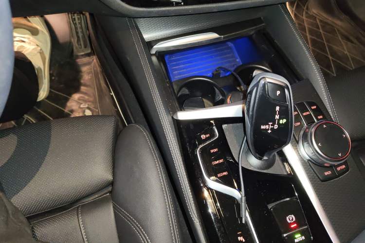 Used BMW 5 Series 2022 Second Facelift 525i M Sport Package Gear Lever