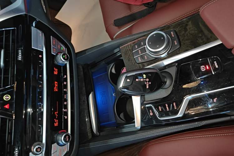 Used BMW 5 Series 2022 Restyled 530Li Leading Edition M Sport Package Gear Lever