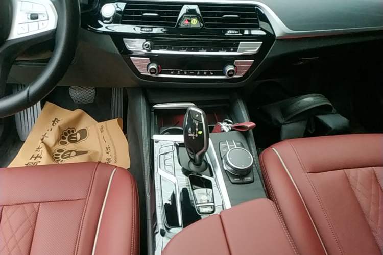 Used BMW 5 Series 2022 530Li Leading Model M Sport Package Gear Lever