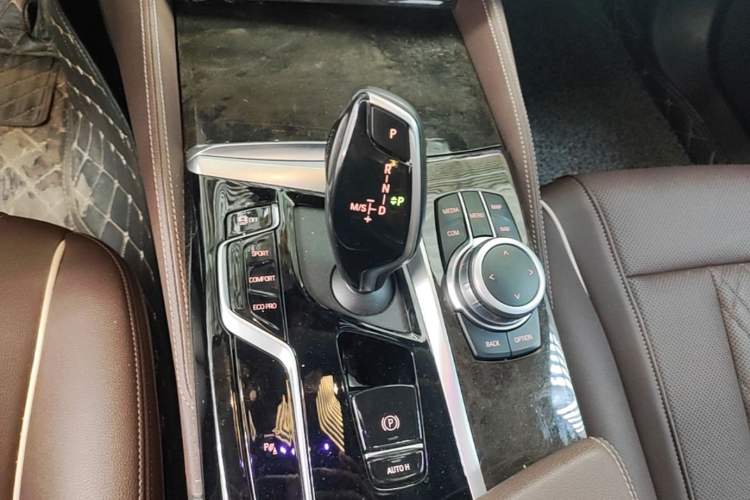 Used BMW 5 Series 2022 Restyled 525Li Luxury Package Gear Lever