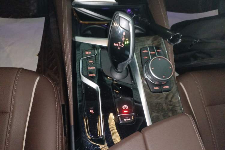 Used BMW 5 Series 2022 Restyled 525Li Luxury Package Gear Lever