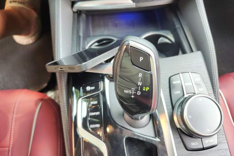 Used BMW 5 Series 2022 Second Facelift 530Li Leading Edition M Sport Package Gear Lever