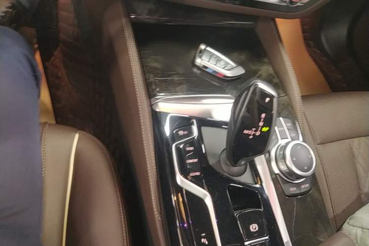 Used BMW 5 Series 2022 Restyled 525Li M Sport Package Gear Lever