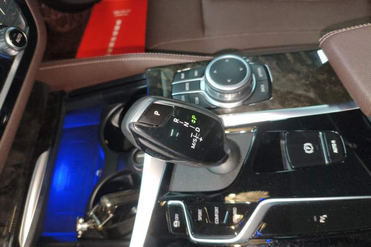 Used BMW 5 Series 2022 Restyled 525Li Luxury Package Gear Lever
