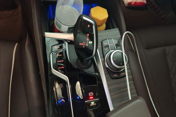 Used BMW 5 Series 2022 Updated 530Li Leading Edition Luxury Package Gear Lever