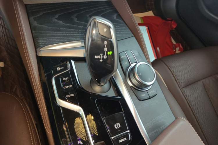 Used BMW 5 Series 2022 Restyled 530Li Leading Edition M Sport Package Gear Lever