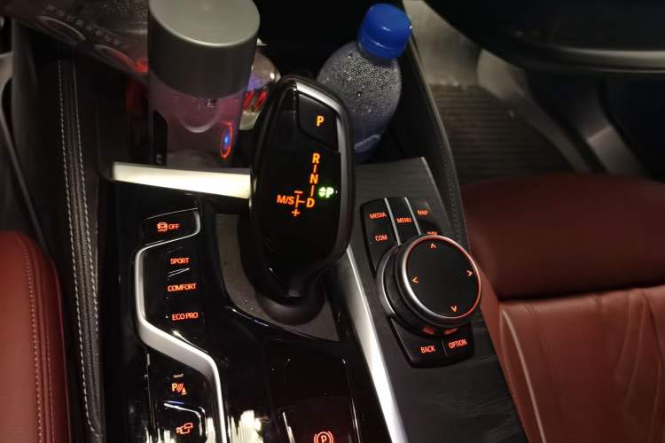 Used BMW 5 Series 2022 530Li Luxury Edition M Sport Package Gear Lever