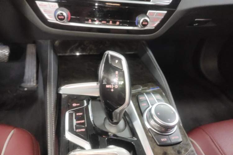 Used BMW 5 Series 2022 Restyled 525Li M Sport Package Gear Lever