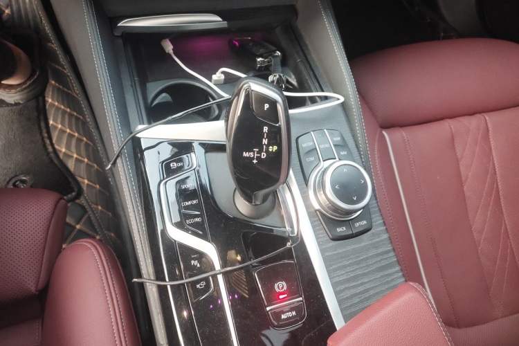 Used BMW 5 Series 2022 Second Facelift 530Li Luxury Version M Sport Package Gear Lever
