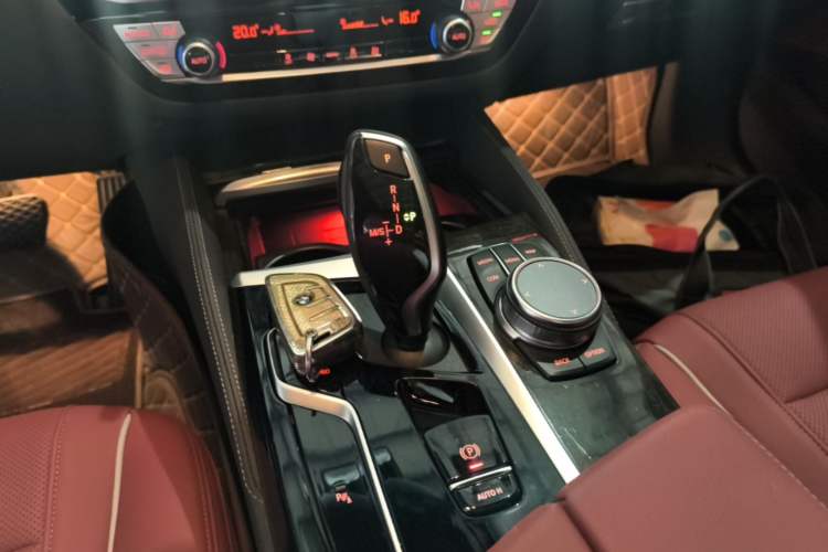 Used BMW 5 Series 2022 Second Facelift 525Li M Sport Package Gear Lever