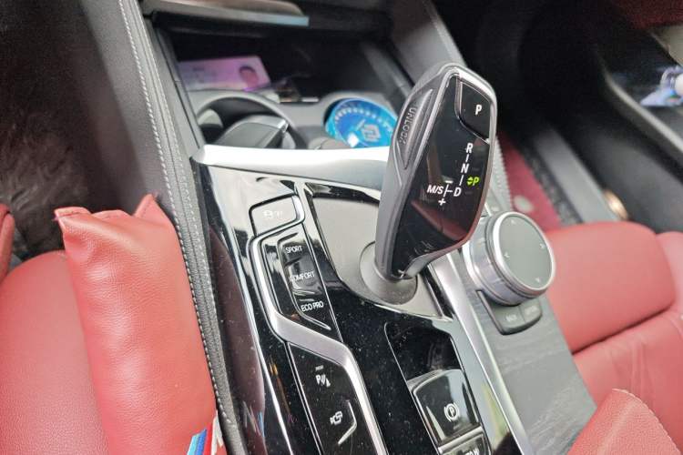 Used BMW 5 Series 2022 530Li Luxury Edition M Sport Package Gear Lever