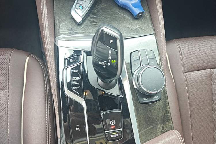 Used BMW 5 Series 2022 Second Facelift 525Li M Sport Package Gear Lever