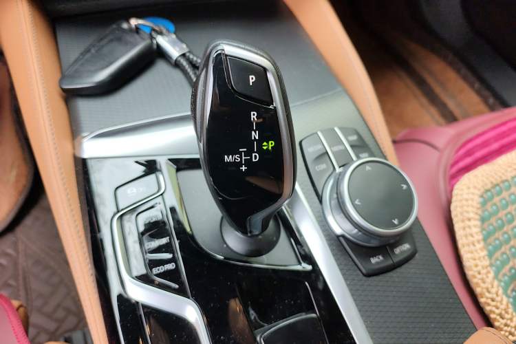 Used BMW 5 Series 2022 Restyled 525i M Sport Package Gear Lever