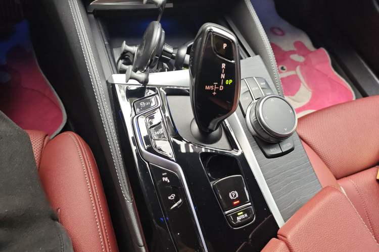 Used BMW 5 Series 2022 Revised Version 3 530Li Luxury Edition M Sport Package Gear Lever
