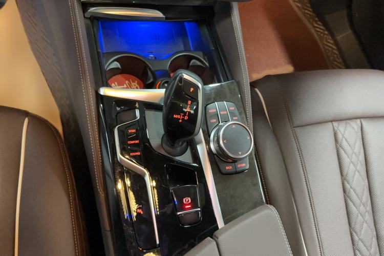 Used BMW 5 Series 2022 Second Facelift 525Li M Sport Package Gear Lever